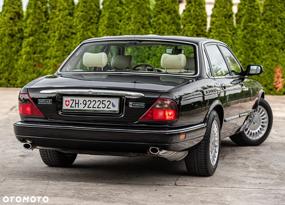 Jaguar XJ - 14