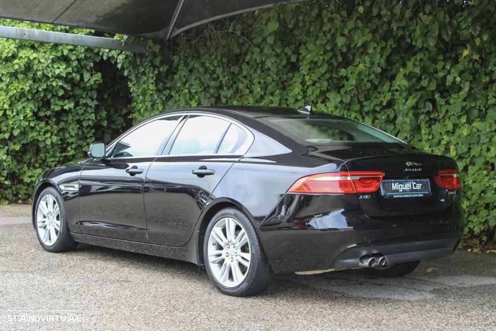 Jaguar XE 2.0 D Prestige Aut. - 11