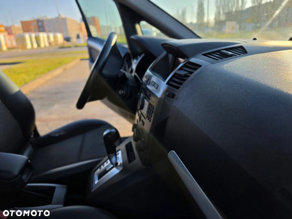 Opel Zafira 1.9 CDTI Automatik Cosmo - 25