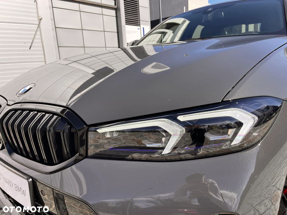 BMW Seria 3 330i xDrive M Sport - 16