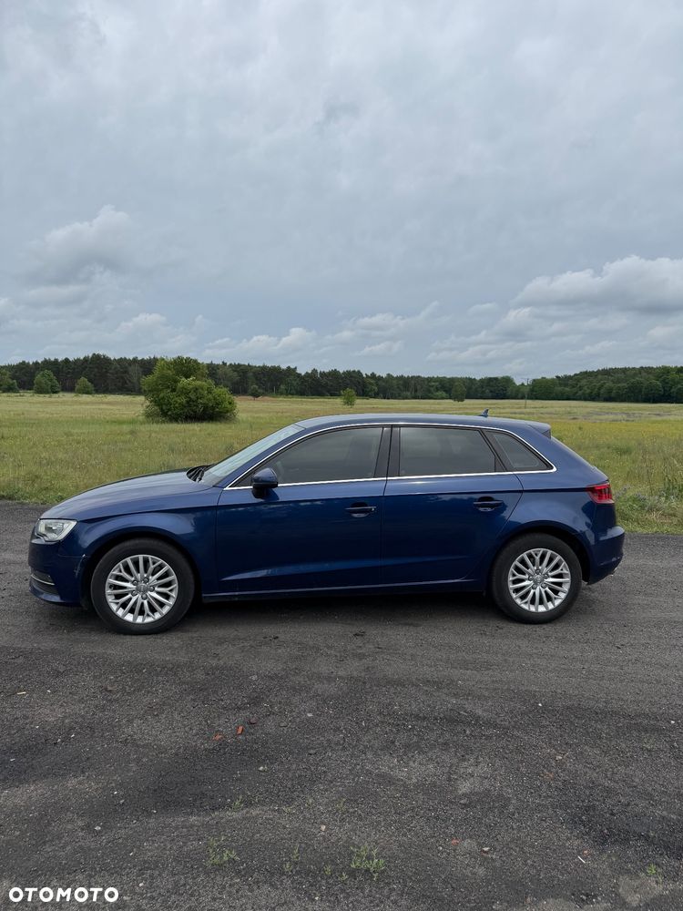 Audi A3 Sportback 2.0 TDI Ambiente - 2