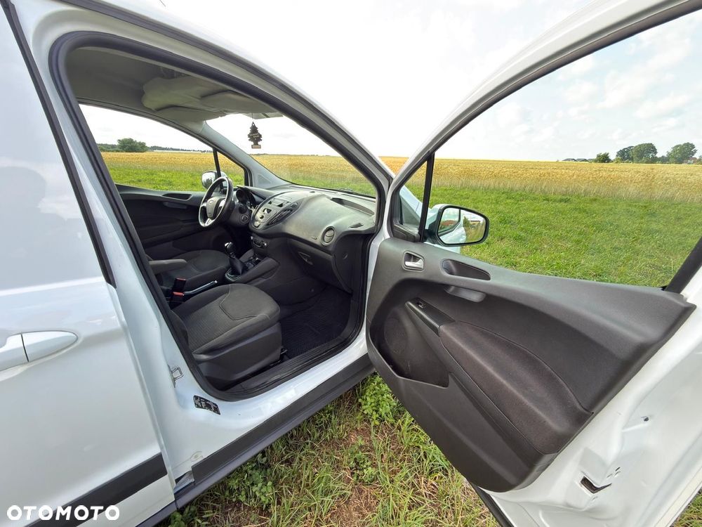 Ford Transit Courier - 12