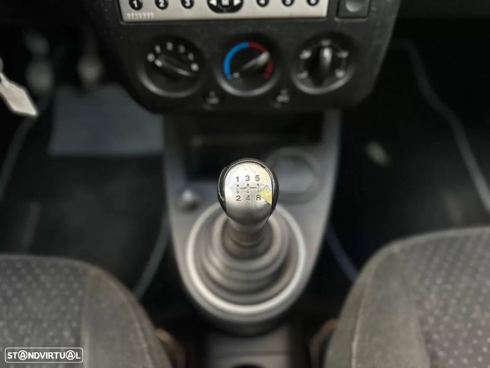 Ford Fiesta 1.25 Ghia - 15