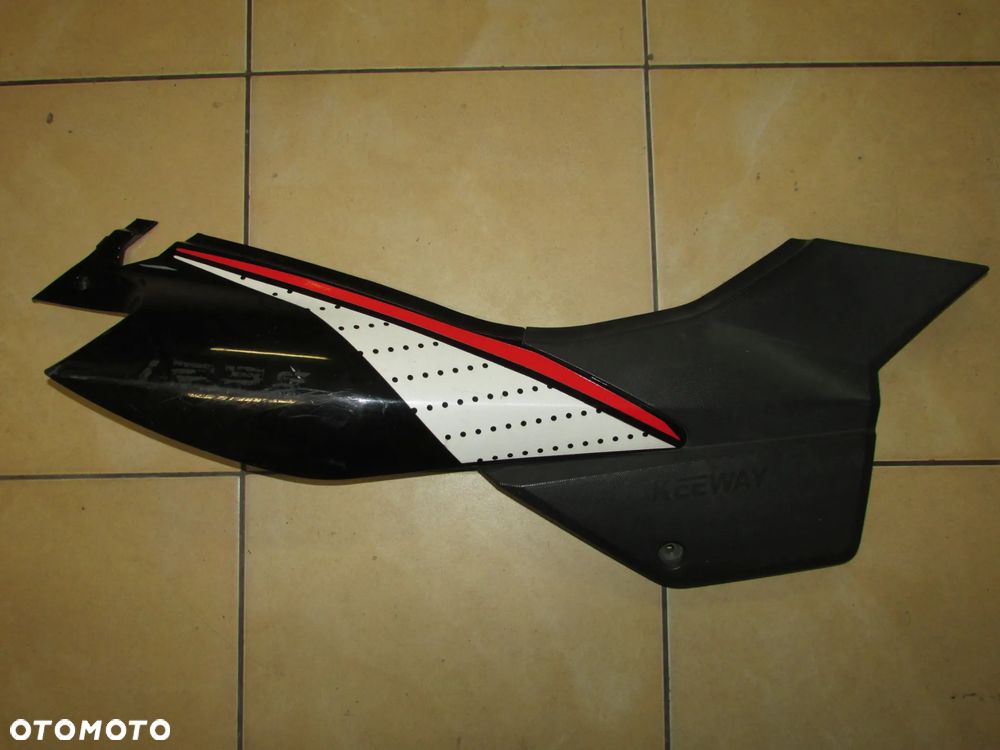 KEEWAY TXM 125 owiewka boczek prawy - 1