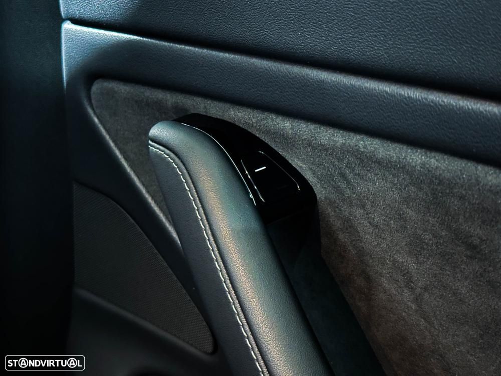 Tesla Model 3 Long-Range Dual Motor AWD - 26