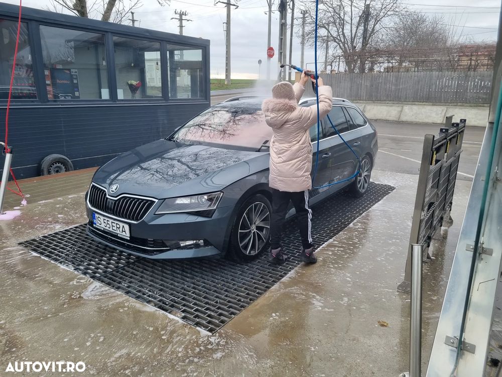 Skoda Superb 2.0 TDI DSG 4X4 Laurin & Klement - 2