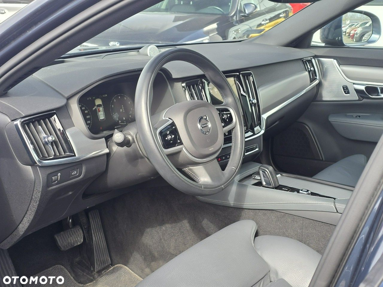 Volvo V90 Cross Country - 16