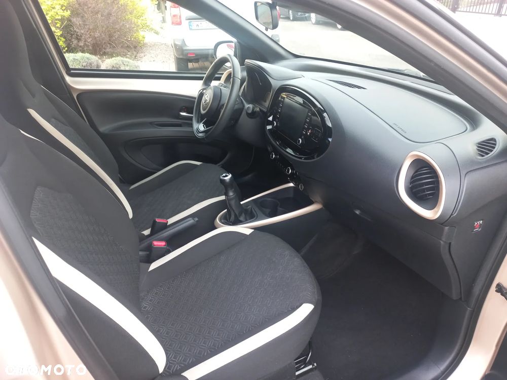 Toyota Aygo X Air Style - 24
