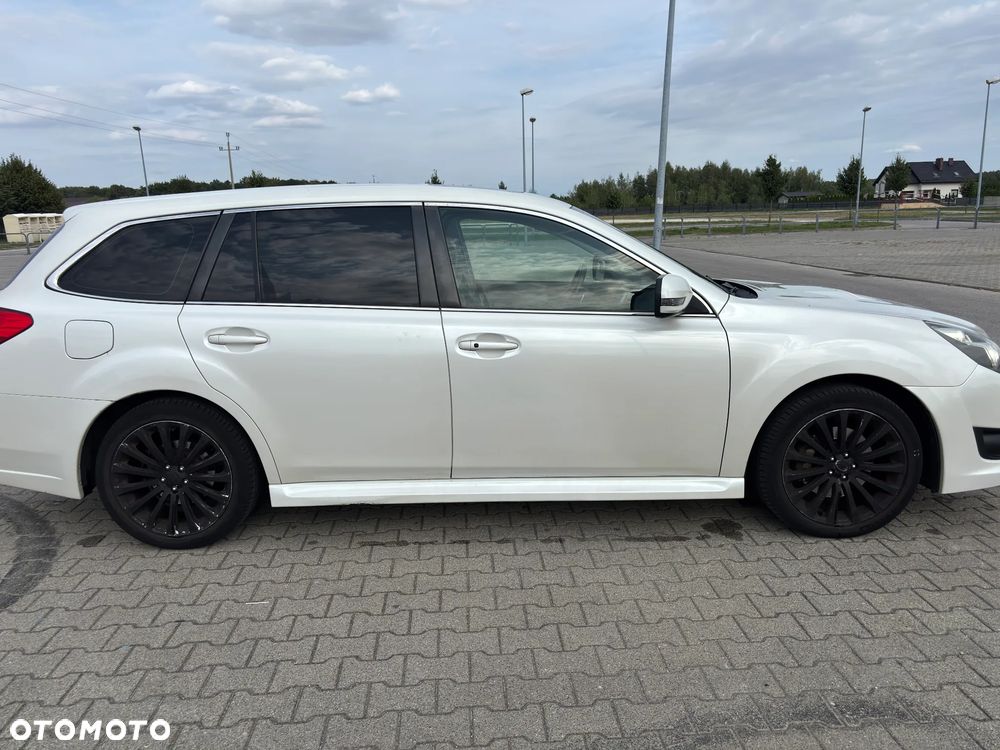 Subaru Legacy 2.5i GT - 9