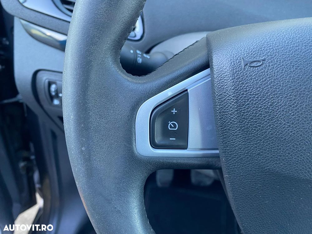 Renault Grand Scenic - 18