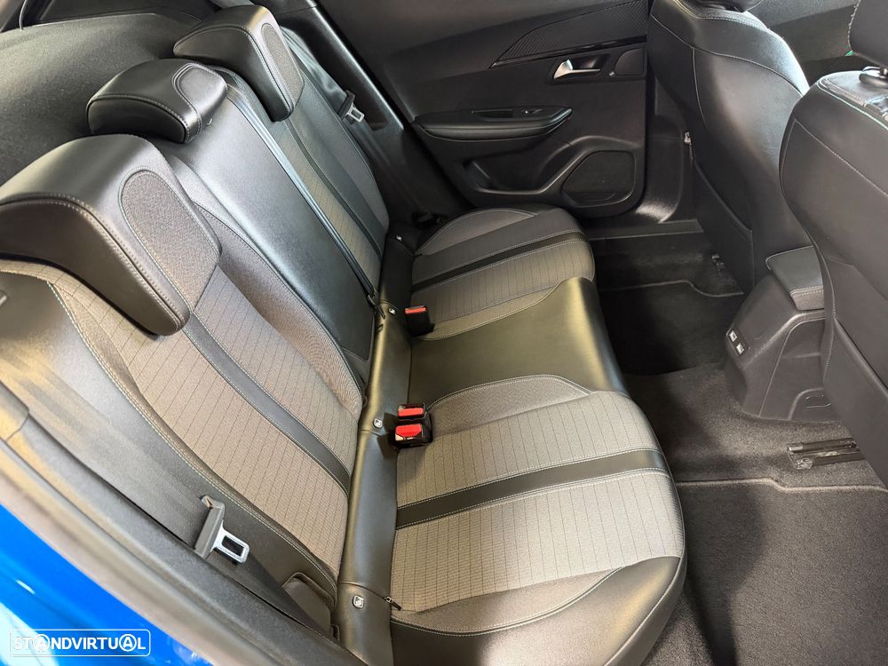 Peugeot 2008 PureTech 130 EAT8 Allure - 22