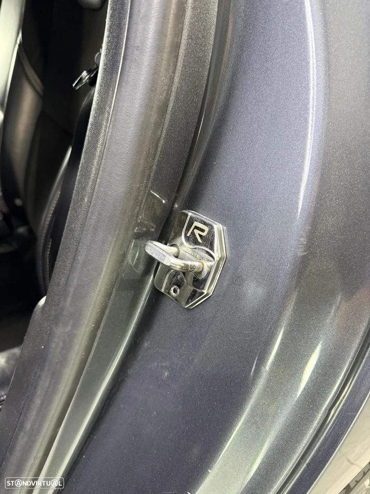 Volvo V40 D2 R Design - 11