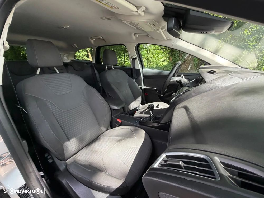 Ford Focus SW 1.0 EcoBoost Titanium - 30