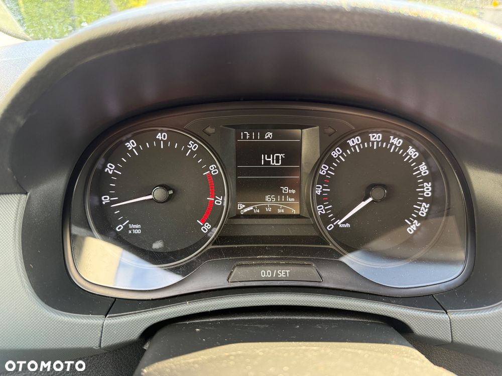 Skoda Fabia 1.0 MPI Cool Plus - 17