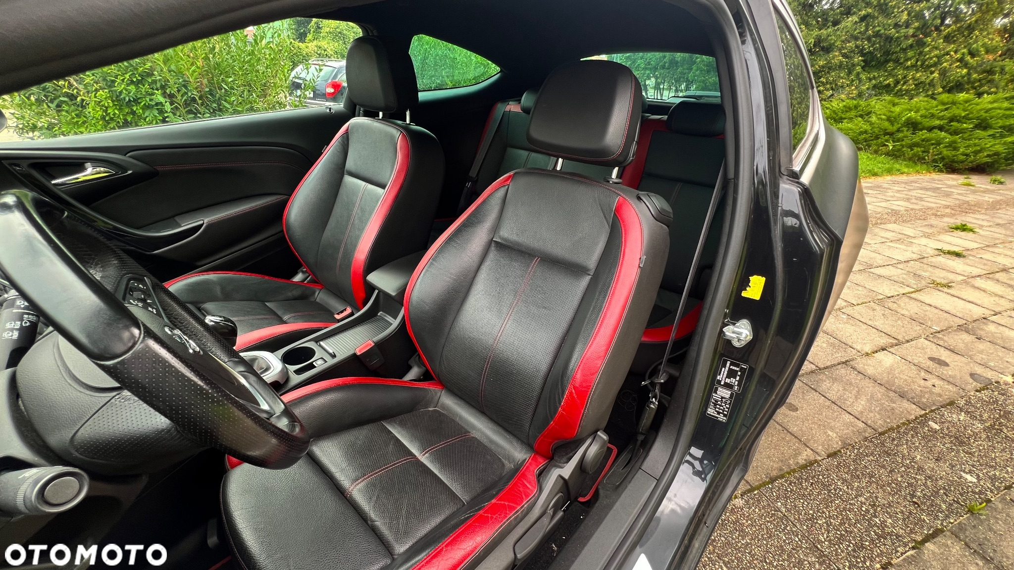 Opel Astra IV GTC 2.0 CDTI Bi-Turbo S&S - 18