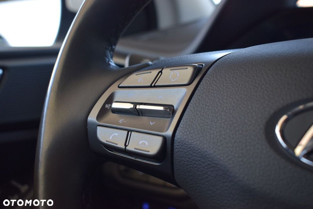 Hyundai IONIQ Hybrid Premium - 24