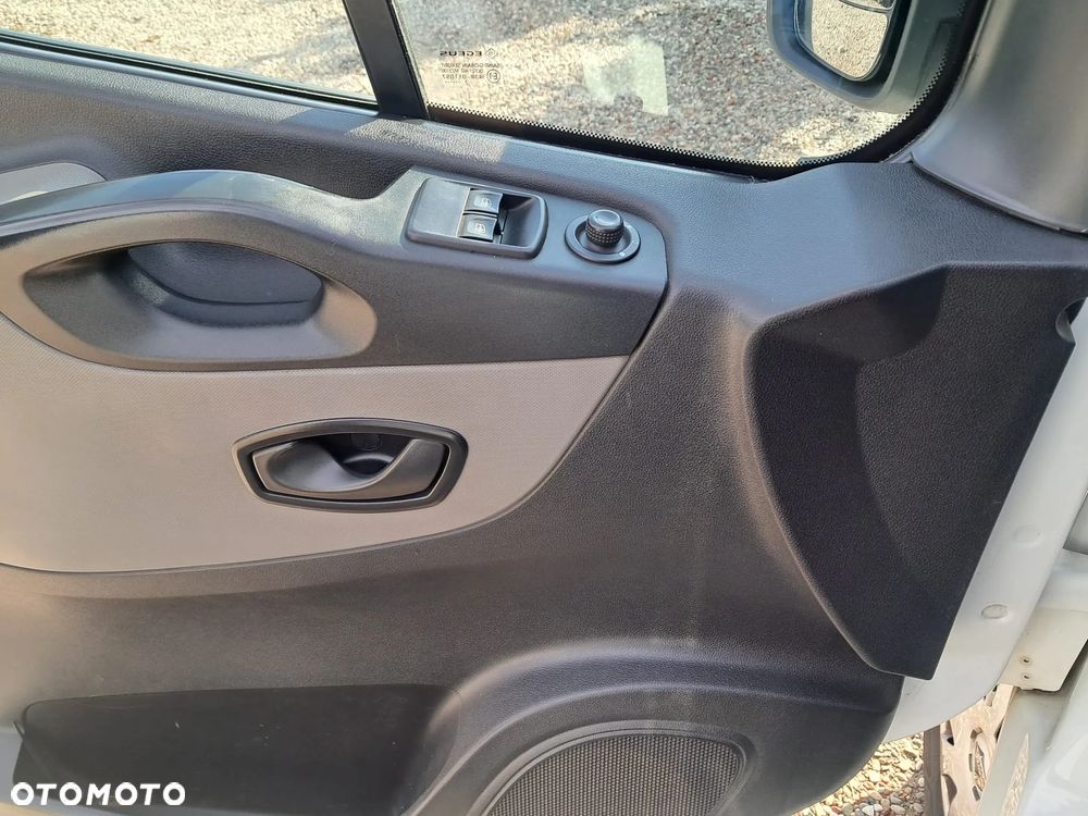 Renault Trafic - 13