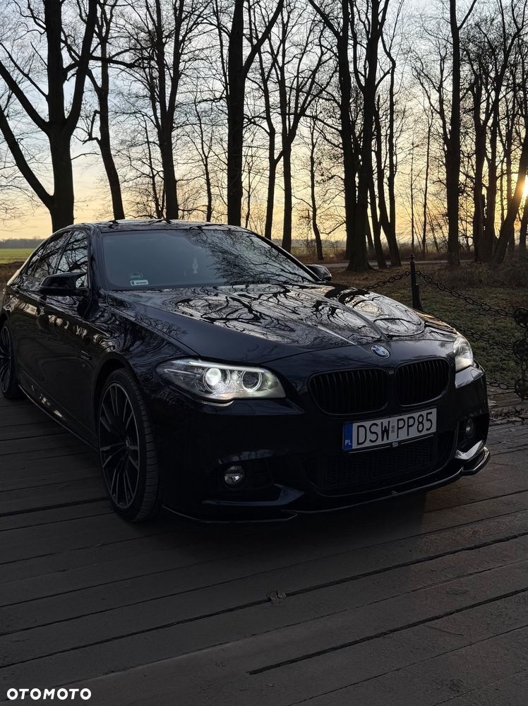 BMW Seria 5 525d xDrive - 4