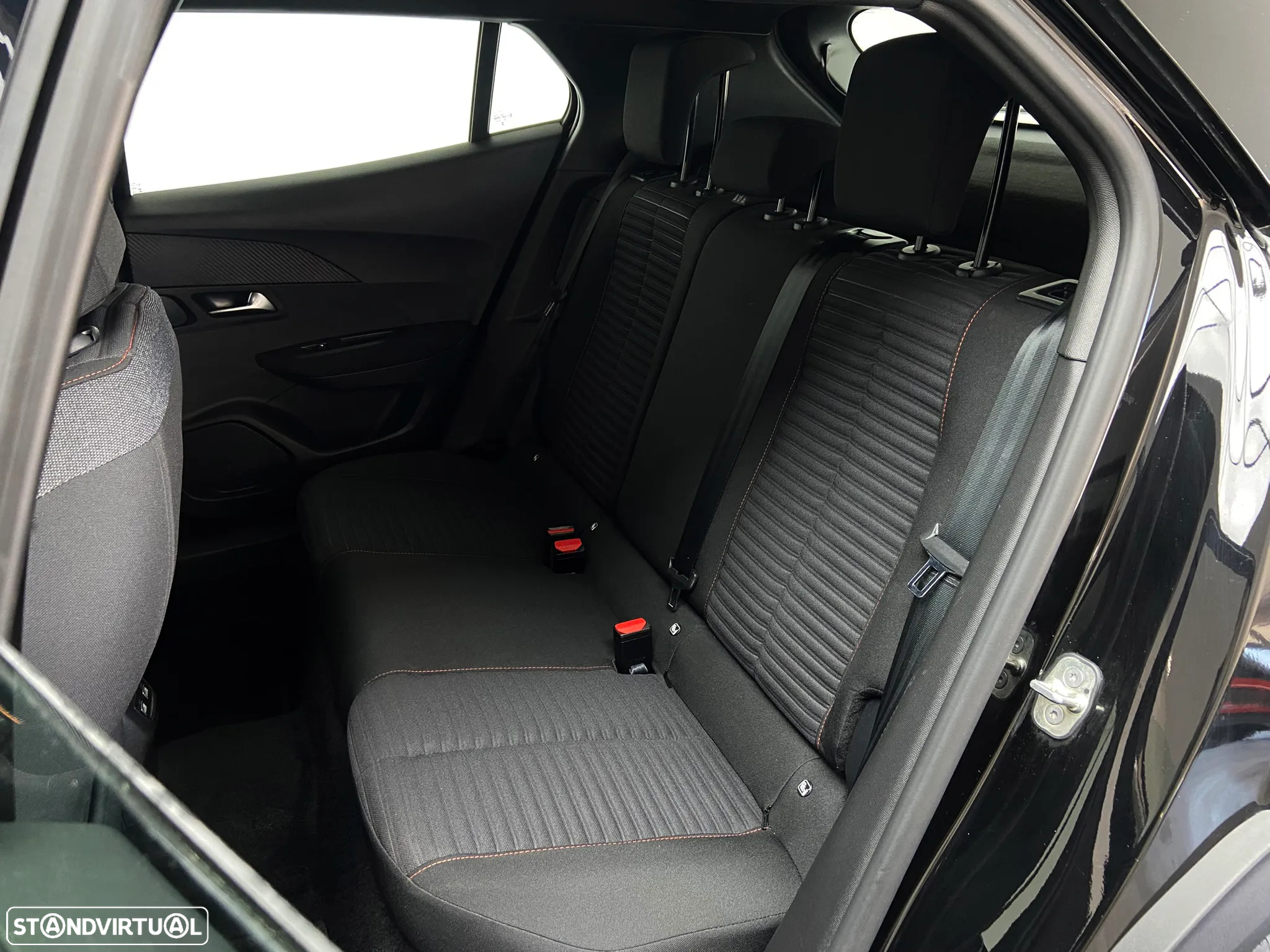 Peugeot e-2008 50 kWh Active Pack - 10