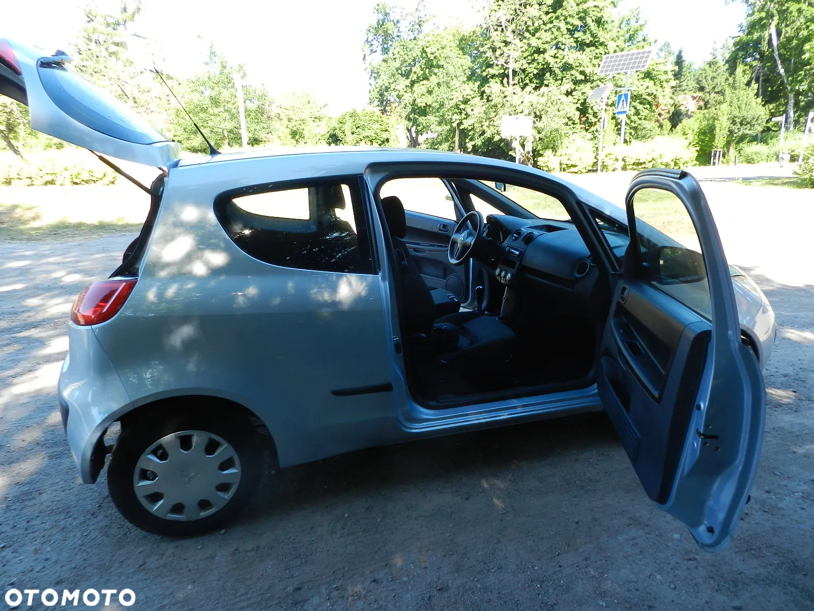 Mitsubishi Colt - 8