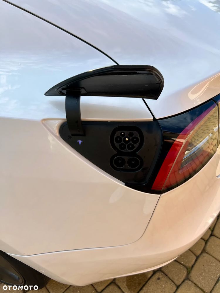 Tesla Model 3 - 20