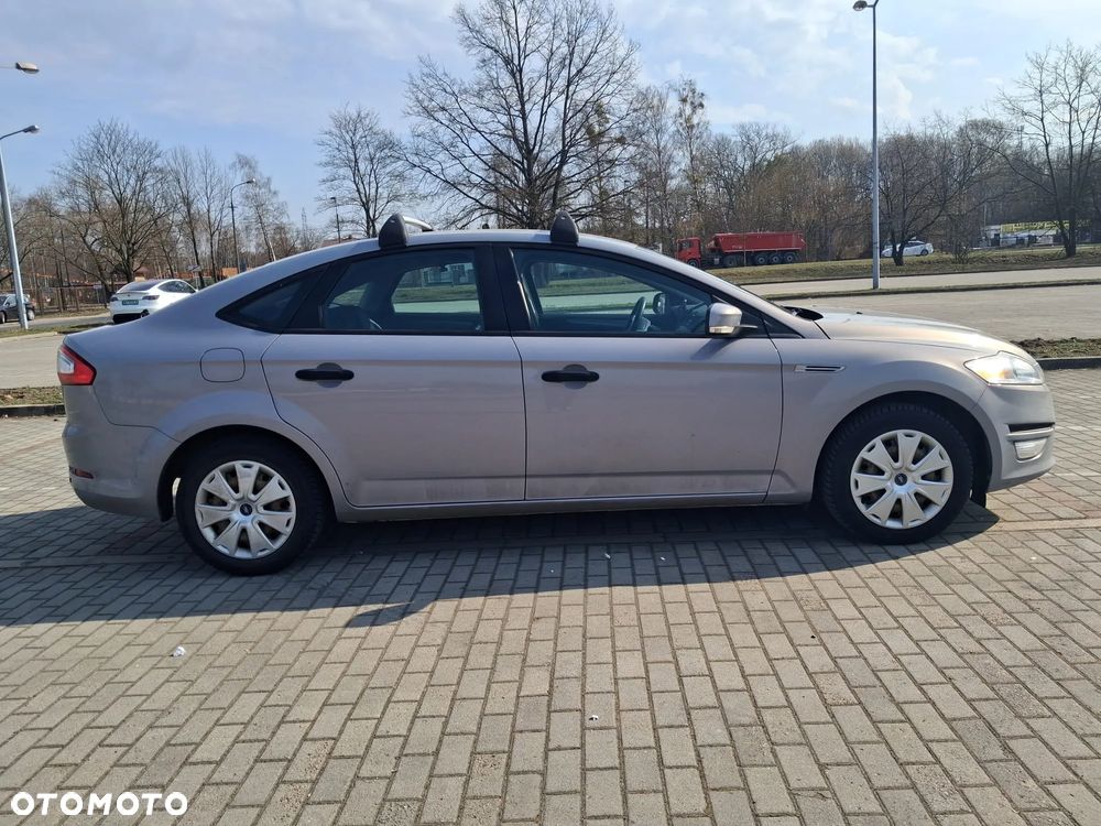 Ford Mondeo 1.6 Ghia - 3
