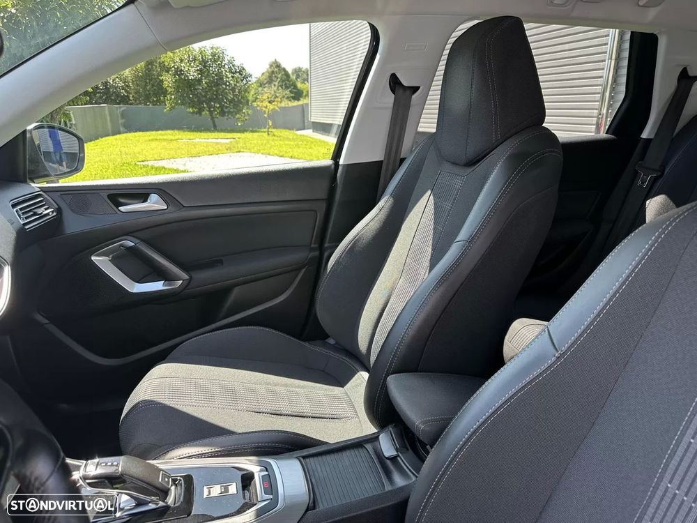 Peugeot 308 SW BlueHDi 130 EAT8 Allure Pack - 29