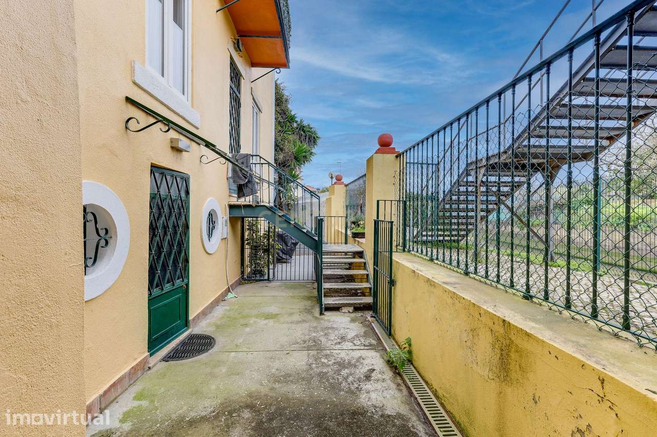 Excelente localização T1 Praia Caxias - Grande imagem: 4/20