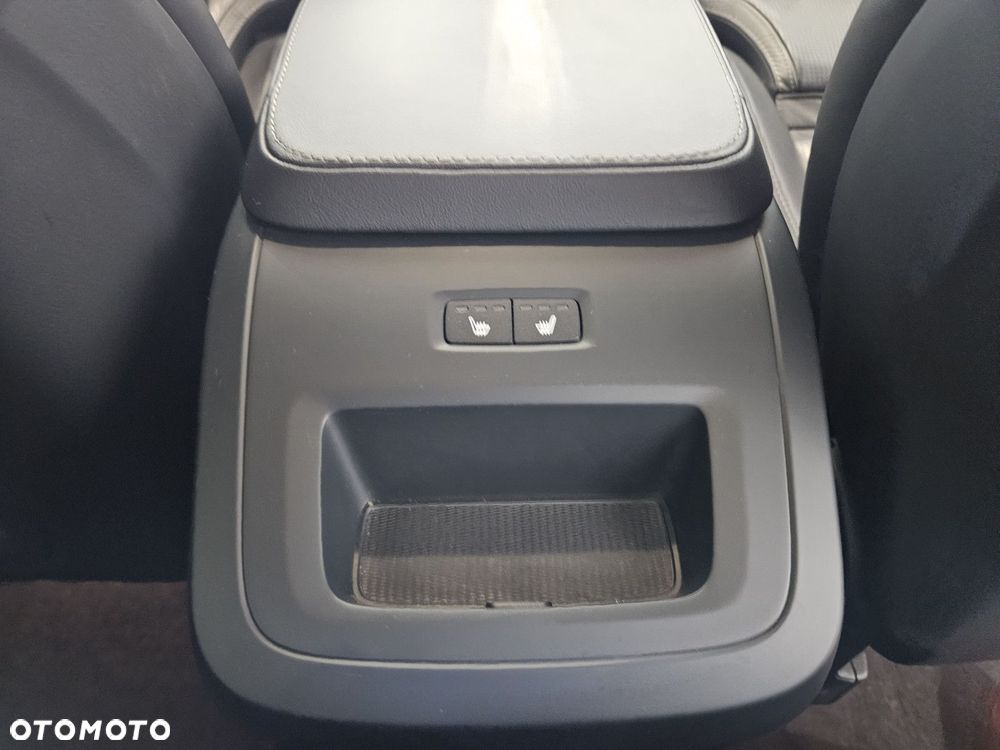 Volvo XC 90 - 28