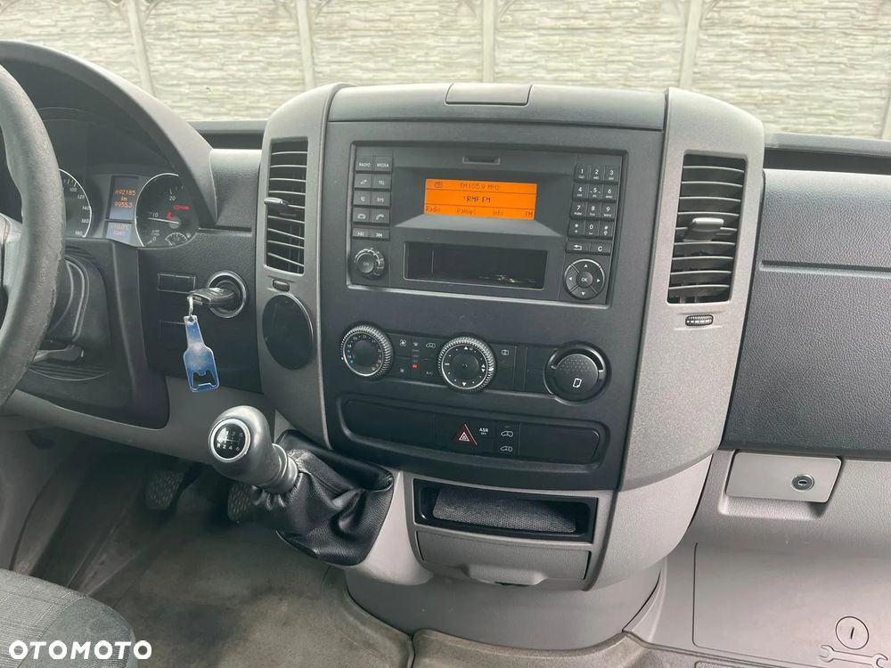 Mercedes-Benz Sprinter - 15