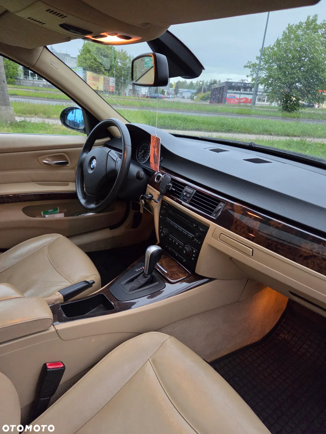 BMW Seria 3 325xi Touring - 9