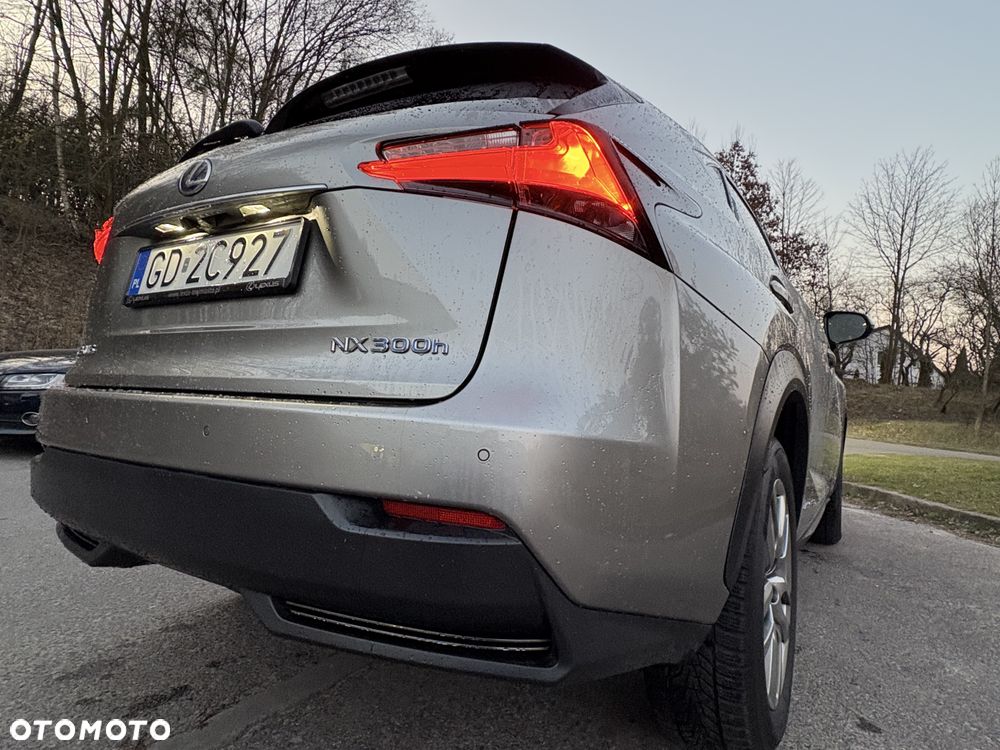 Lexus NX 300h Comfort AWD - 8