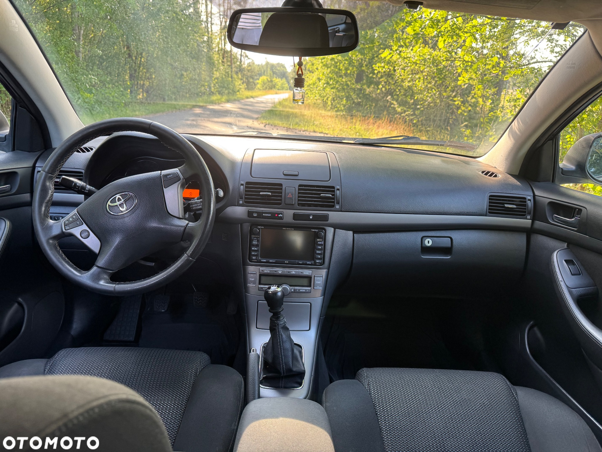Toyota Avensis - 7