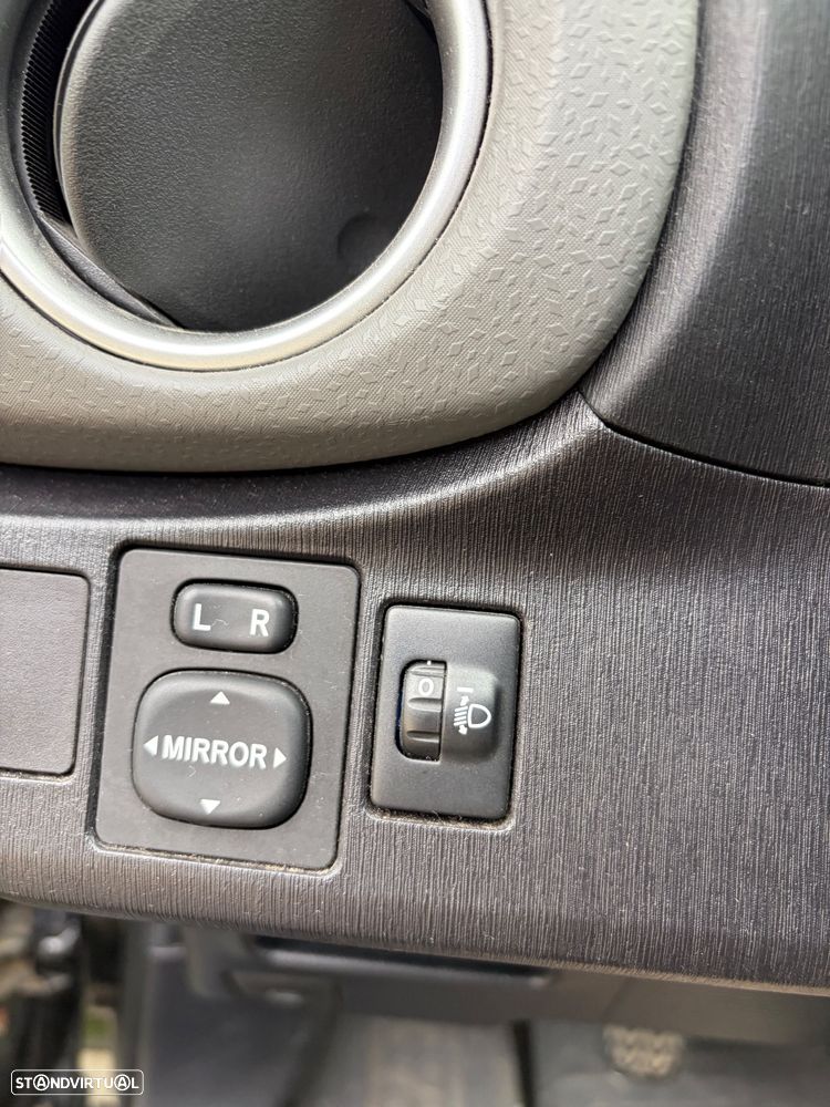 Toyota Yaris 1.4 D-4D Comfort+Navi - 13