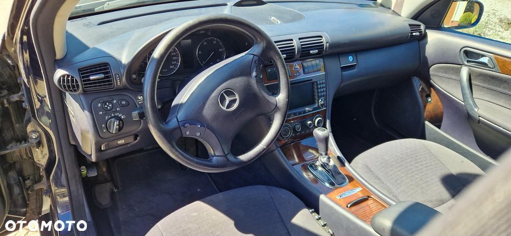 Mercedes-Benz Klasa C 320 CDI 7G-TRONIC Avantgarde - 17