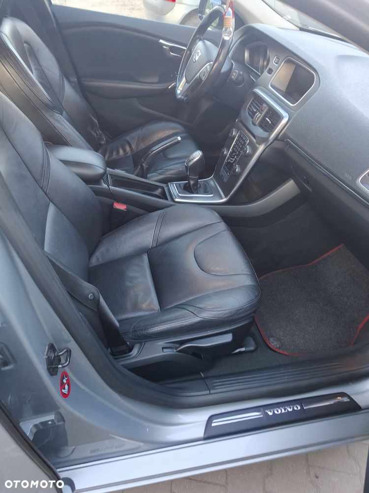 Volvo V40 D2 Momentum - 20