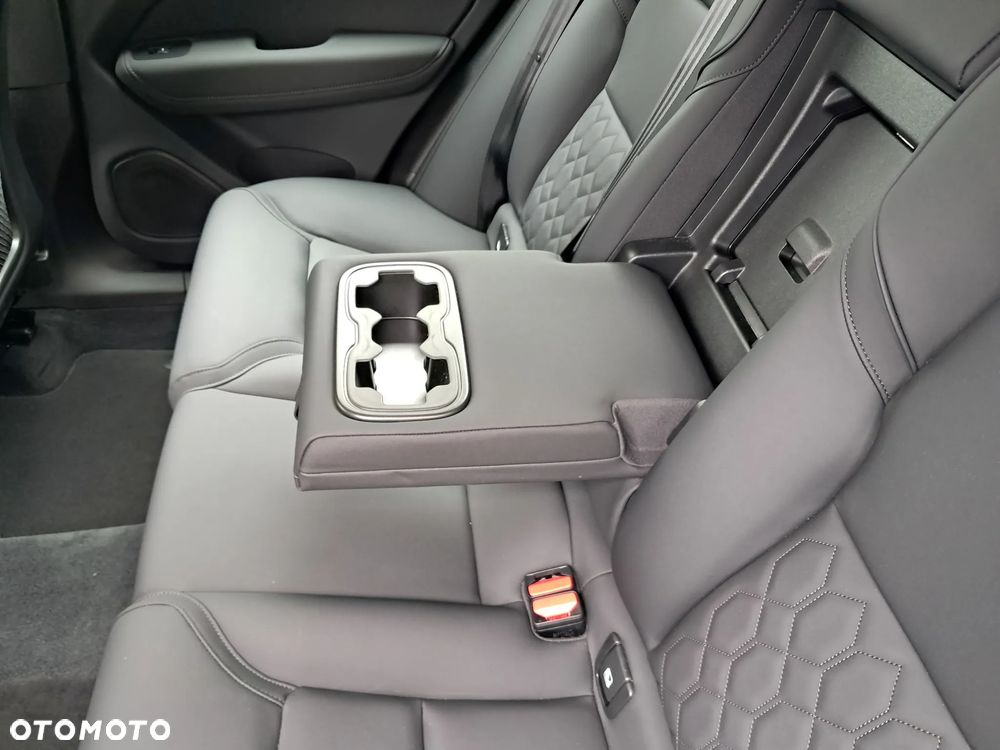 Volvo XC 60 B5 B AWD Plus Dark - 18