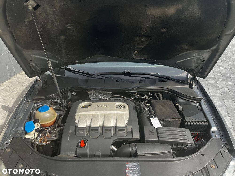 Volkswagen Passat 2.0 TDI DPF Highline - 11
