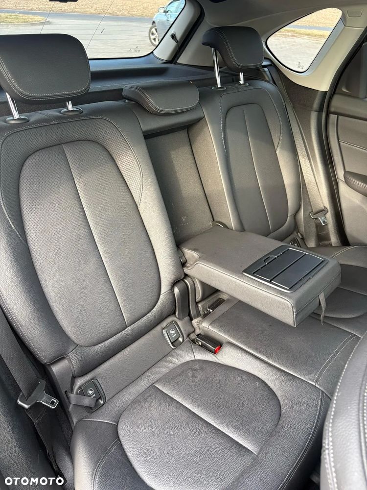 BMW Seria 2 218d - 32