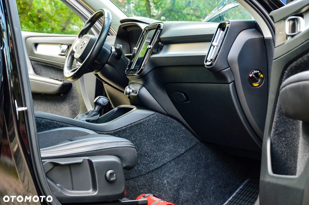 Volvo XC 40 T3 Momentum - 14