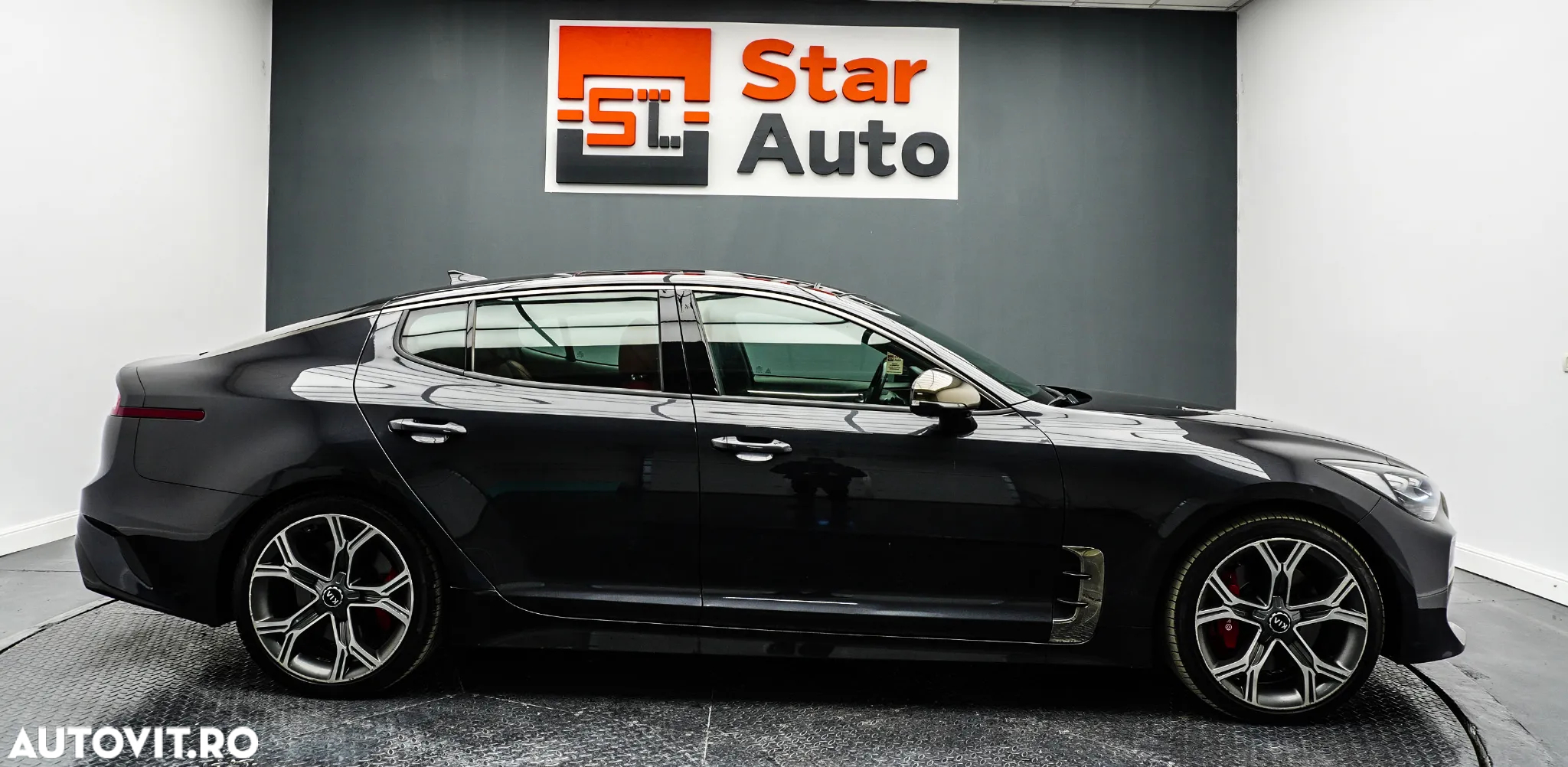 Kia Stinger 3.3 T-GDI AWD GT - 12