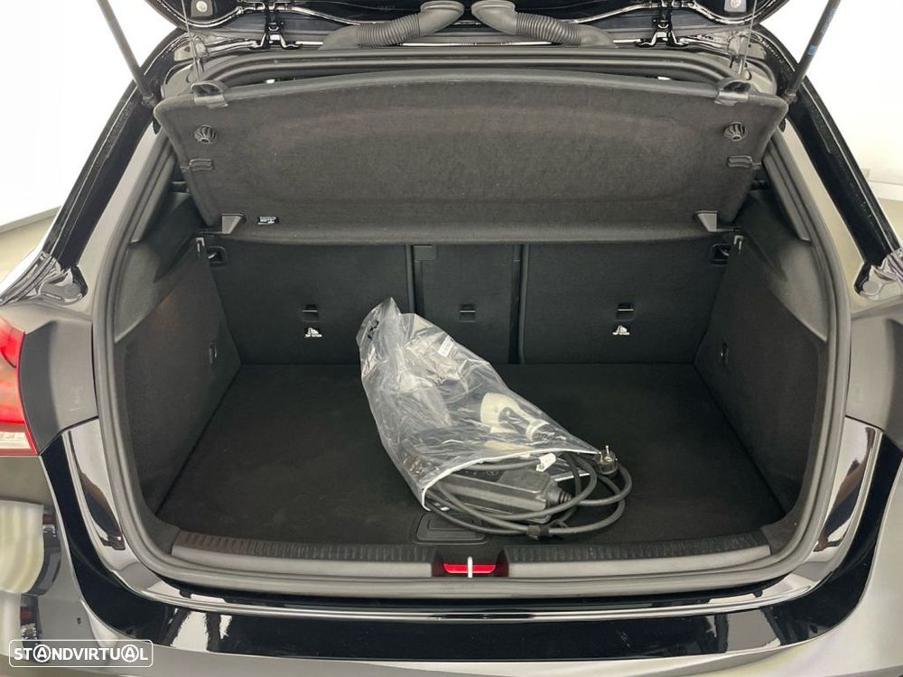 Mercedes-Benz A 250 e - 13