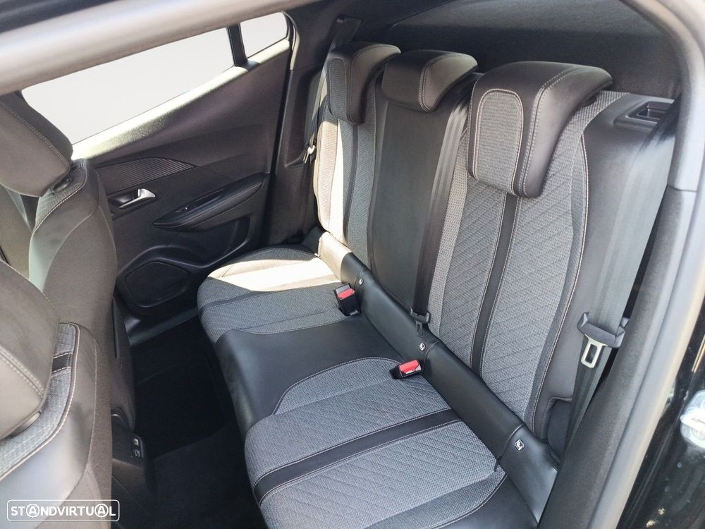 Peugeot 2008 - 13