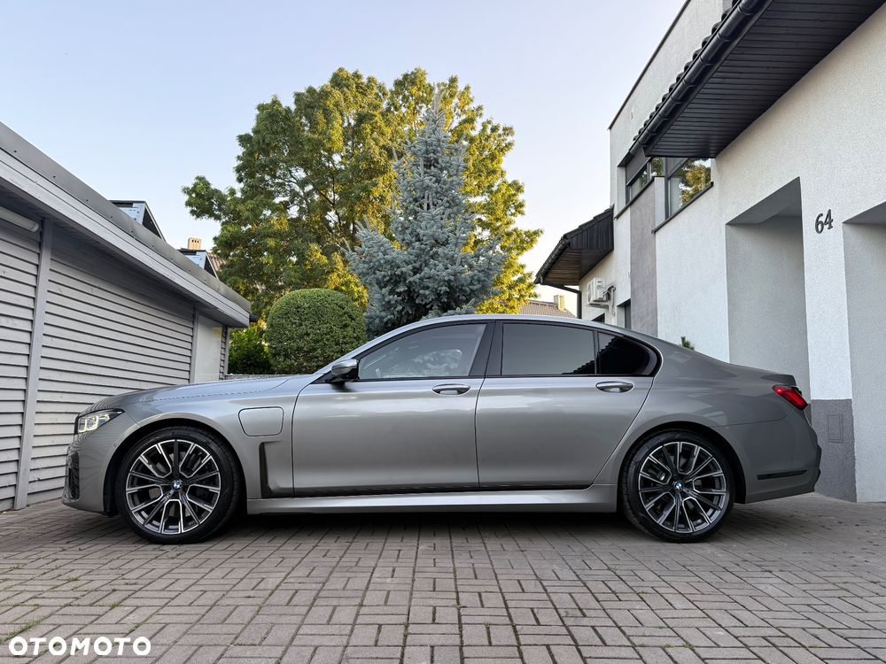 BMW Seria 7 745e - 6