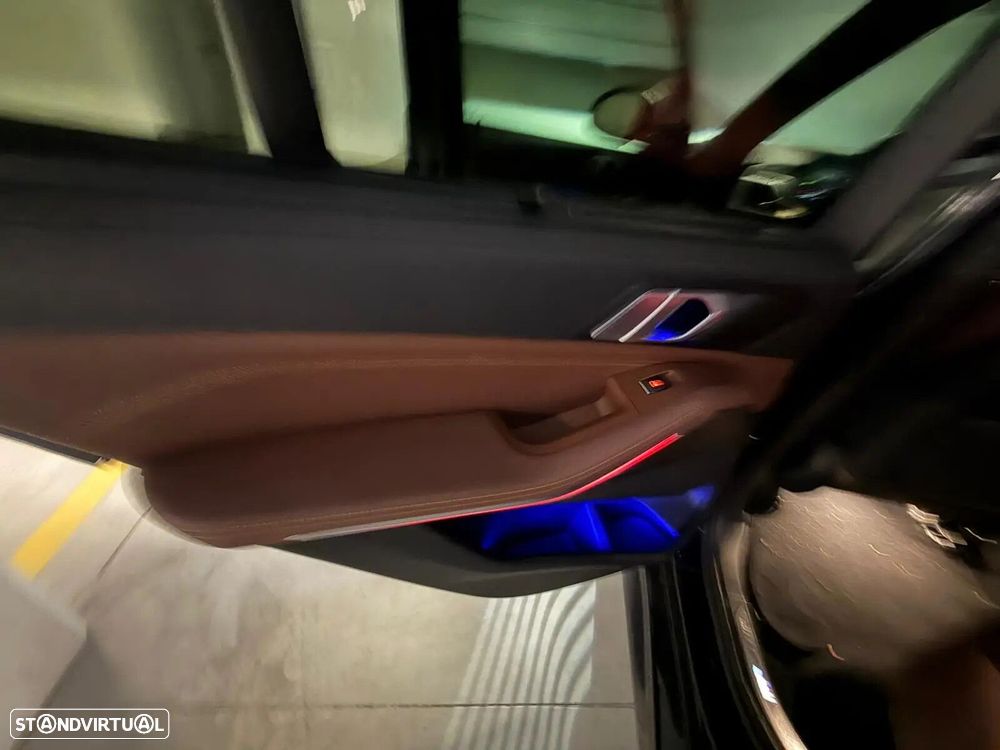 BMW X5 50 e xDrive Edição Desportiva M - 17
