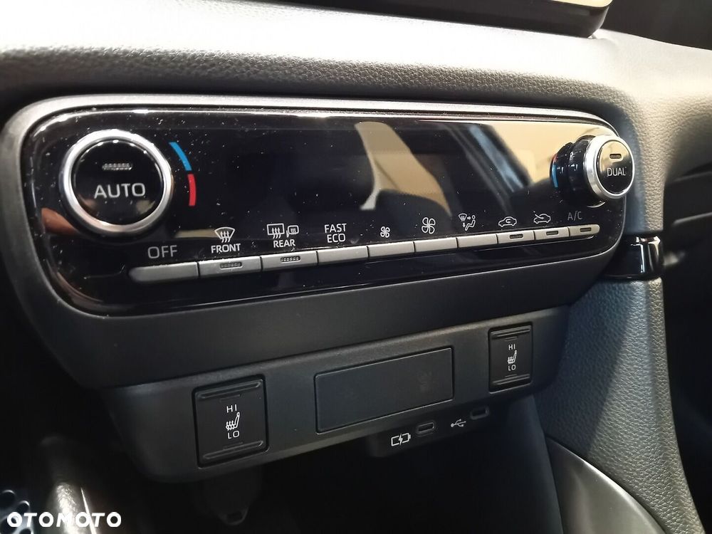 Toyota Yaris - 16