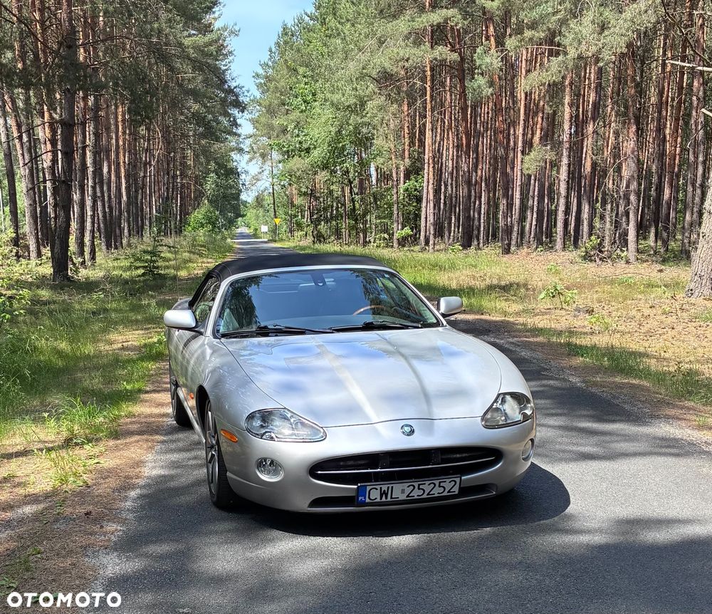 Jaguar XK8 Cabriolet - 17
