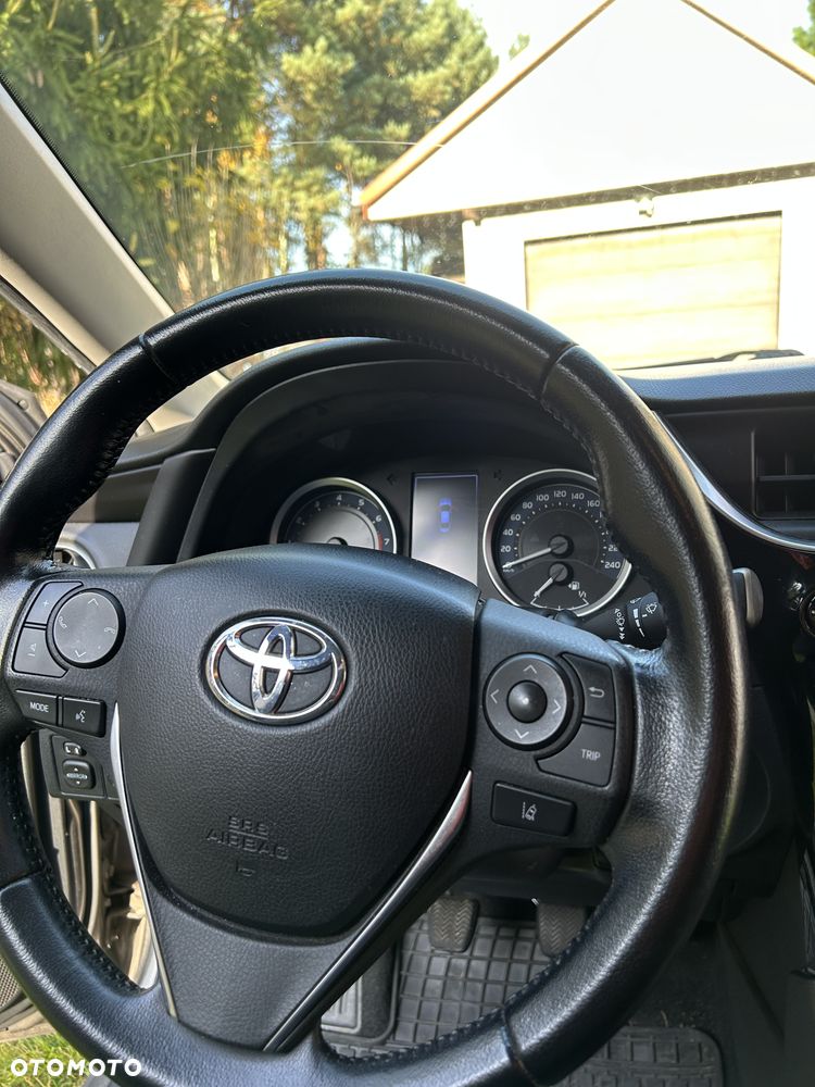 Toyota Corolla 1.6 Comfort - 13