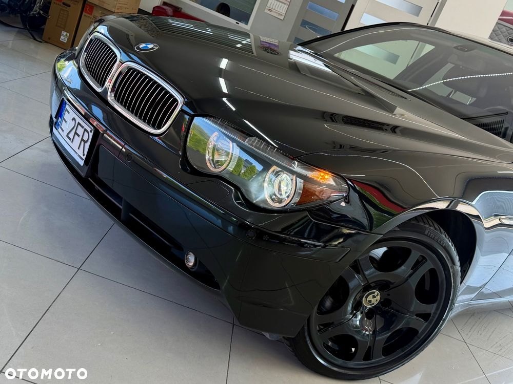 BMW Seria 7 745i - 18