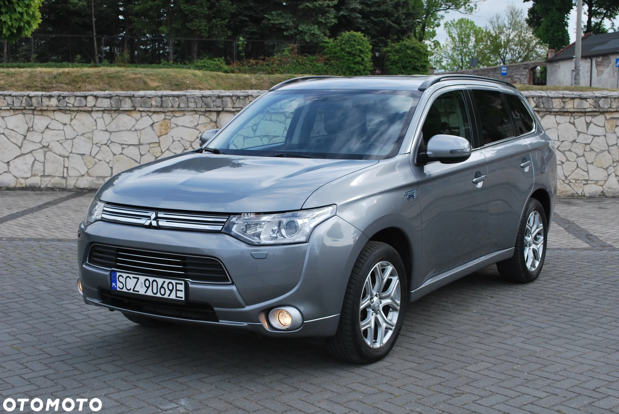 Mitsubishi Outlander 2.0 4WD Plug-In Hybrid Top - 3
